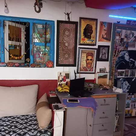 Bed and Breakfast Kasba De L'Artiste Mirleft Esterno foto